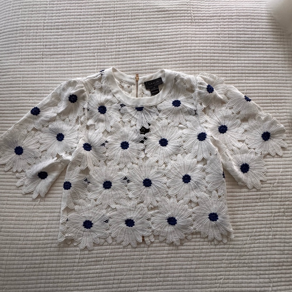 NWT White Floral Eyelet Top with Navy Accents
